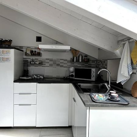 The Sweet Attic Room - De Vivo Realty Meta Di Sorrento Екстериор снимка